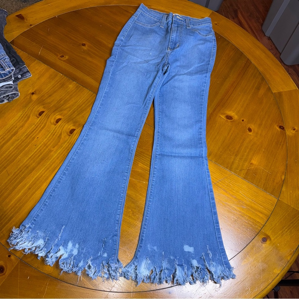 🖤Vibrant M.I.U Fringe Bottom Flare Jeans Size 25 - Picture 6 of 8
